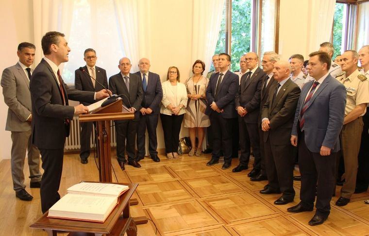 Manuel Serrano, Pedro Antonio Ruíz Santos y Santiago Cabañero asisten a la toma de posesión del nuevo subdelegado del Gobierno en Albacete