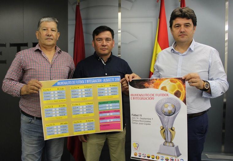 Francisco Navarro presenta el Mundialito de Futbol e Integración de Albacete 2018 organizado por la Asociación Cultural Aires de Colombia