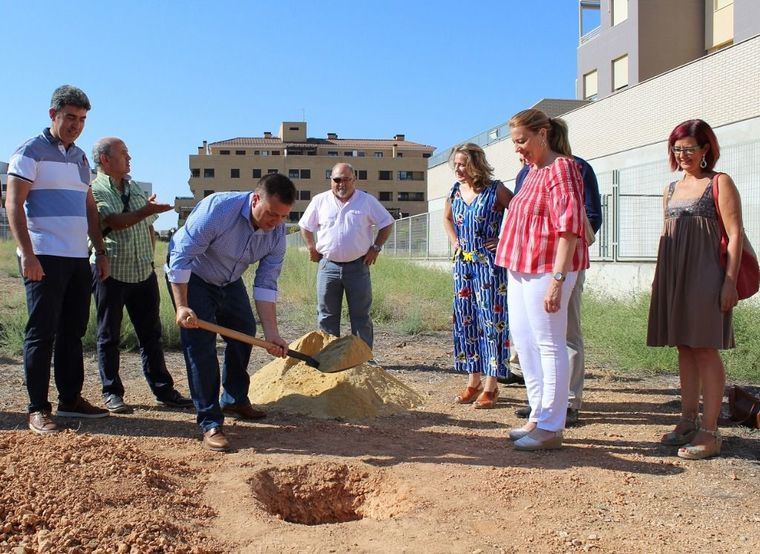 Se pone la primera piedra en El centro sociocultural de Universidad y Facultad de Medicina, en Albacete