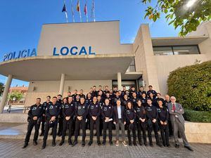 Manuel Serrano destaca que la Policía Local de Albacete “ayuda a formar agentes de toda la región, porque presta un servicio actualizado y ejemplar”