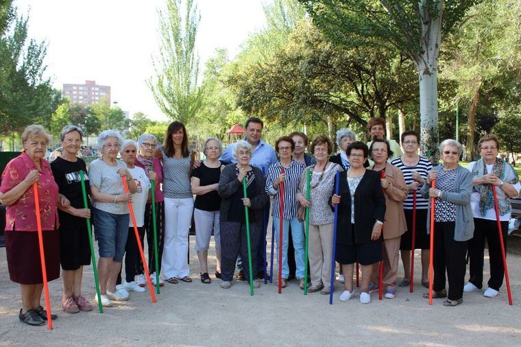 Manuel Serrano valora positivamente el proyecto municipal ‘Verano Saludable’ en el participarán 226 personas mayores de Albacete este año