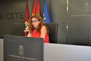 Juani García del PSOE acusa al alcalde de Albacete de “insensible con el colectivo de discapacitados”