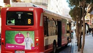 El Ayuntamiento refuerza el servicio especial del autobús de Feria con una nueva línea y el aumento de los horarios en fin de semana