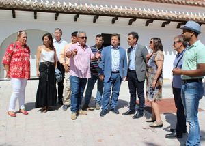 El alcalde asegura que el Recinto Ferial recupera su imagen original y gana en funcionalidad y versatilidad gracias a las obras de rehabilitación