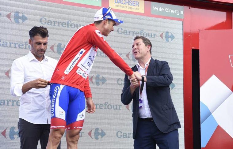 García-Page reconoce a la Vuelta Ciclista a España como una “reivindicación sana” de nuestra autoestima colectiva como nación
