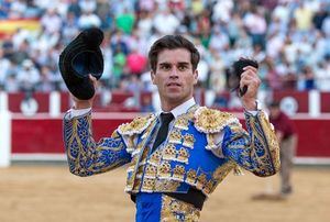 Rubén Pinar abre su sexta puerta grande en Albacete, y Andrés Palacios realiza una faena de mucha elegancia y torería
