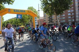 Es necesario concienciar a los conductores de lo beneficioso que resulta, para la salud y el medio ambiente, cambiar el coche por otros medios de transporte