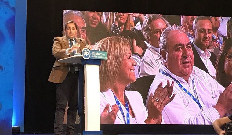 Núñez pide el voto a los compromisarios defendiendo que cree en la política como mejor forma para mejorar la sociedad