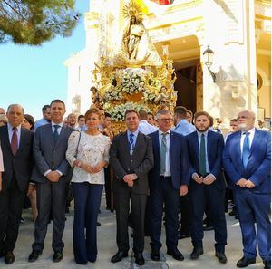 Santiago Cabañero participa junto a García-Page de las celebraciones en honor a la Virgen del Rosario, patrona de Hellín