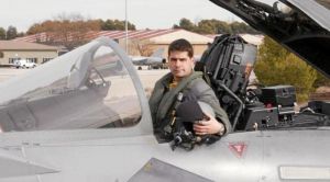 El arrebatador testimonio desde el cementerio de la madre del piloto de Eurofighter fallecido el 12-Octubre