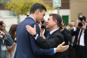 El presidente de Castilla-La Mancha, Emiliano García-Page, pide a Pedro Sánchez mejoras en carreteras de la región