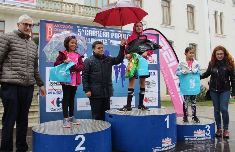 A pesar de la lluvia, Albacete corrió con `Asfadi´ en la celebración de la V Carrera Popular por la Diabetes