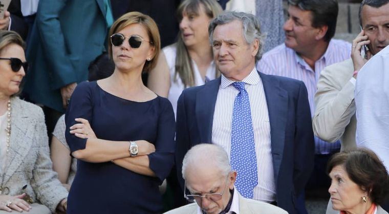 El marido de Cospedal y Villarejo reventaron casos contra el PP: 'Que limpie los papeles' (El Confidencial)