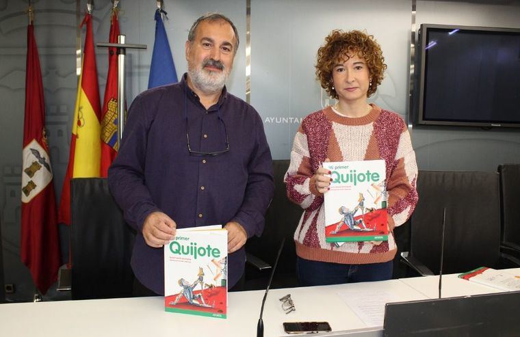 El Ayuntamiento regala un libro a los niños de Albacete que cumplen seis años durante 2018 dentro de la campaña ‘Mi primera biblioteca’