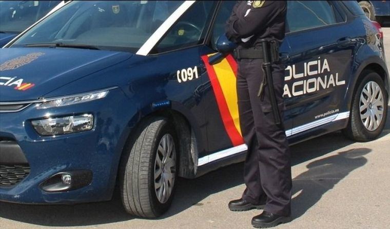 Detenido un joven por hurtar material electrónico valorado en 1.300 euros en un comercio de Albacete