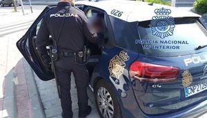 Detenidos tres individuos, vecinos de la capital, con antecedentes, como presuntos autores de robo en vivienda sita en Carretera de Jaén