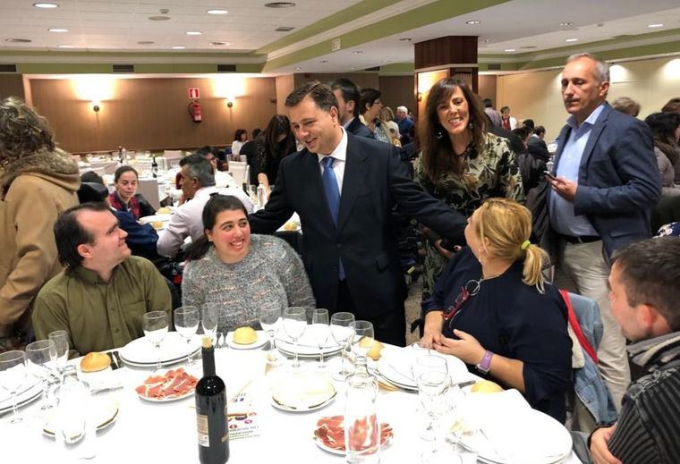 El alcalde anuncia que el nuevo Plan Director del Transporte Urbano de Albacete contempla la ampliación del bono ‘Contigo’ a personas con el 33 por ciento de discapacidad