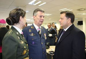 Manuel Serrano agradece a los profesionales del Ejército del Aire la gran labor que realizan desde las instalaciones de Albacete 