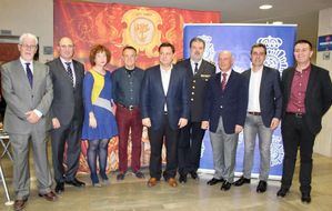 Manuel Serrano agradece a Cáritas Diocesana de Albacete la gran labor que realiza y destaca la solidaridad de la Comisaría del Cuerpo Nacional de Policía