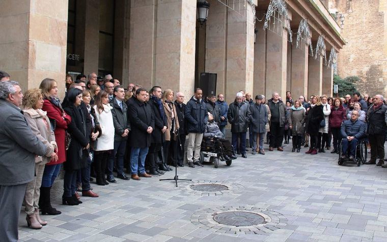 Unas 200 personas condenan en Albacete el asesinato de Laura Luelmo
