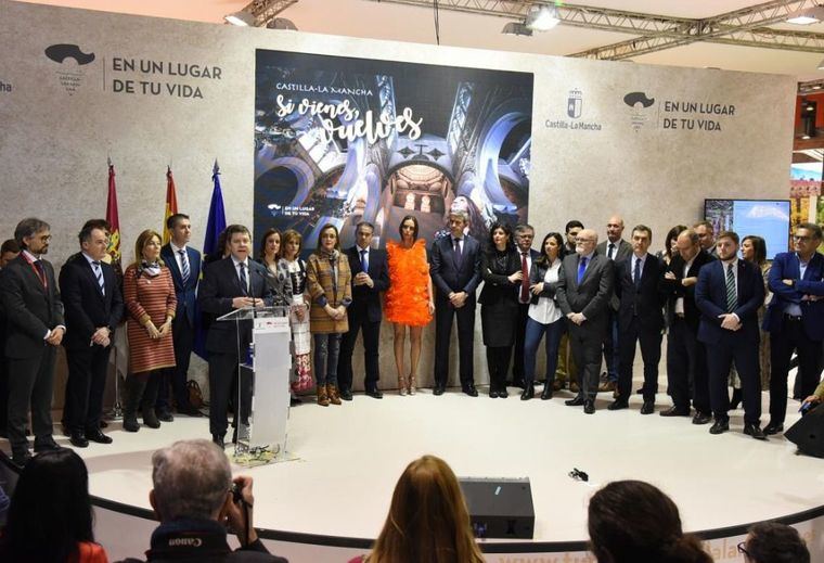 El presidente García-Page compromete en Fitur la creación de otros diez mil puestos de trabajo en el sector turístico de Castilla-La Mancha
