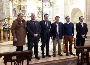 Núñez se compromete a crear una estrategia para unir las celebraciones de Semana Santa en Castilla-La Mancha en una sola