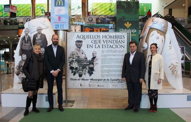La Estación 'Los Llanos' de Albacete acoge la exposición 'Aquellos hombres que vendían en la estación' hasta el 4 de marzo