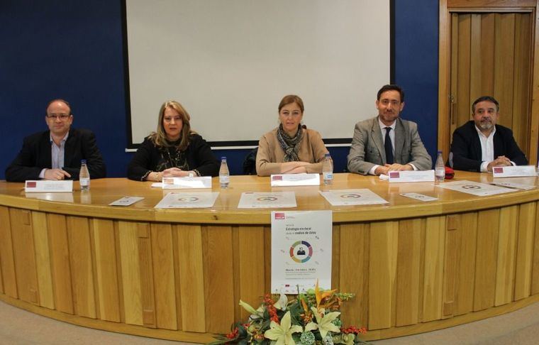 La concejala Llanos Navarro participa en la inauguración de la “Jornada de Estrategia Electoral desde el Análisis de Datos'