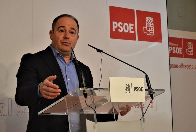 El candidato Emilio Sáez plantea varias medidas para aprovechar el talento femenino y procurar la “máxima igualdad”