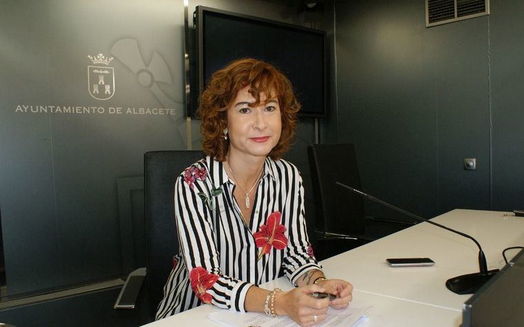 Mª Ángeles Martínez asegura que el Grupo Municipal Ganemos tiene un absoluto desconocimiento del Servicio de Bibliotecas de la ciudad