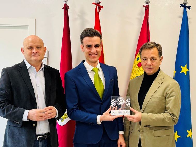 Manuel Serrano felicita al podólogo Alfredo Soriano porque “nuestros profesionales sanitarios y docentes también son Marca Albacete”