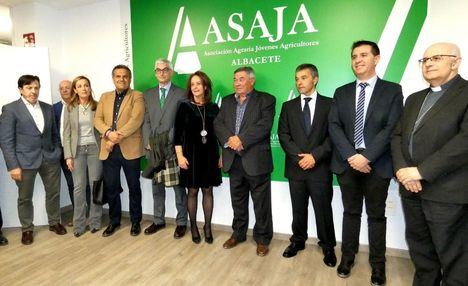 Santiago Cabañero felicita a ASAJA Albacete por seguir creciendo y ofreciendo cada vez más y mejores servicios 