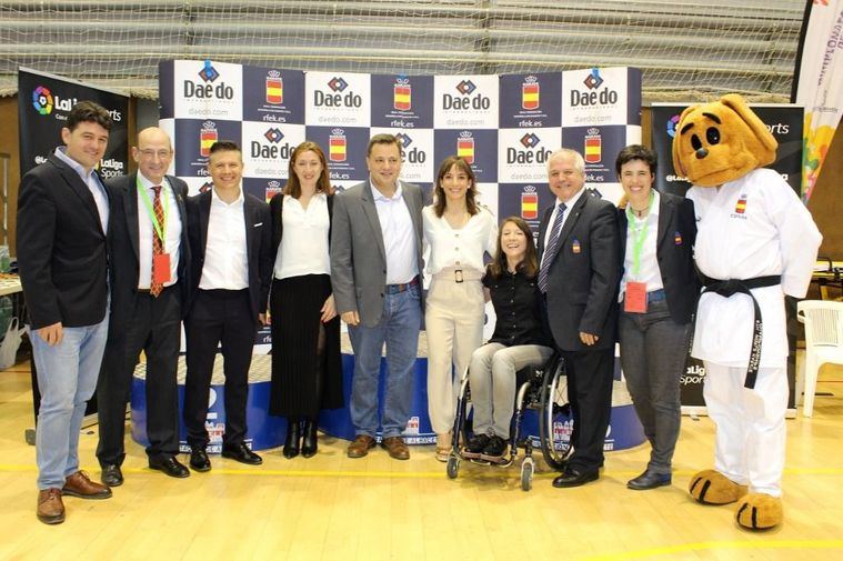 Manuel Serrano agradece a la Real Federación Española de Kárate que haya apostado por Albacete para celebrar el 41º Campeonato nacional de Kárate Infantil