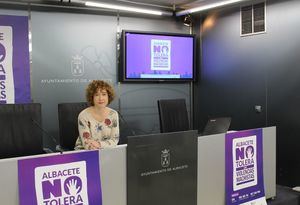 Albacete pone en marcha una campaña contra la violencia machista en 24 mupis, redes sociales y radios
