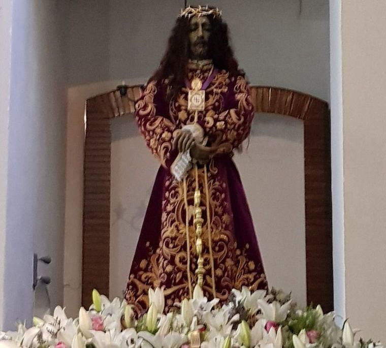 Gran afluencia de público y de penitentes en la Procesión del Cristo de Medinaceli en Albacete