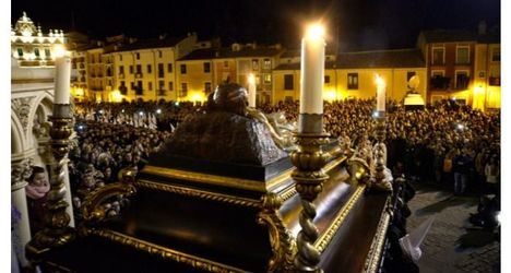 El Santo Entierro, la cuarta procesión suspendida por la lluvia en Cuenca