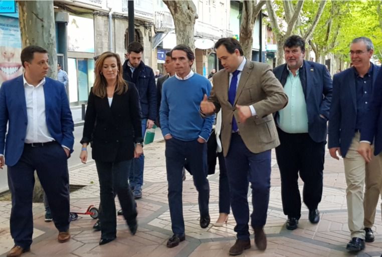 Aznar llama al voto útil en Albacete: 