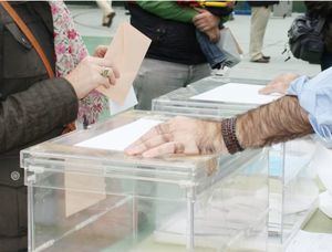 En Castilla-La Mancha, con el 62,10% escrutado, el PSOE sube a 9, el PP cae a 6, Ciudadanos entra con 4 y Vox con 2