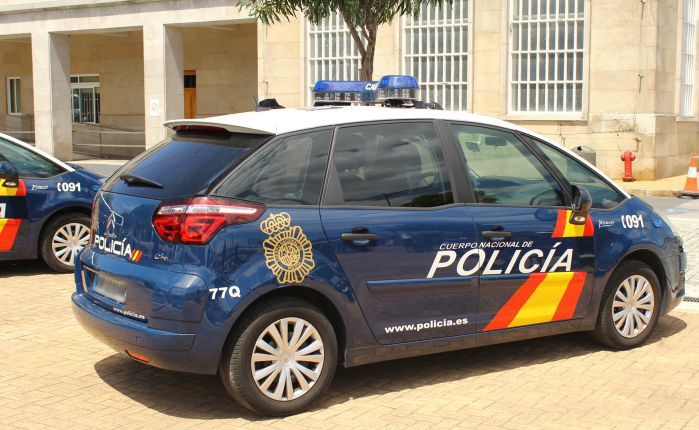 Agentes de la Policía Nacional evitan el suicidio de una mujer en Albacete