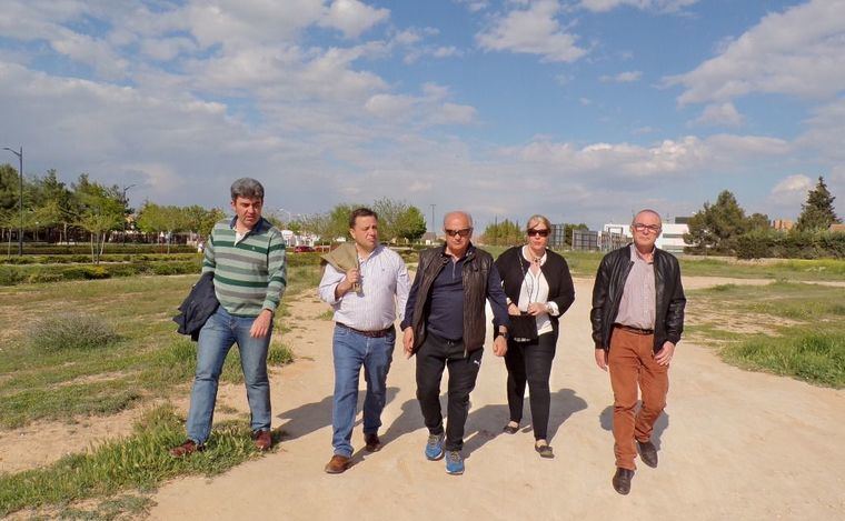 Manuel Serrano visita los barrios de Cañicas y Universidad para seguir escuchando a todos los vecinos de la ciudad