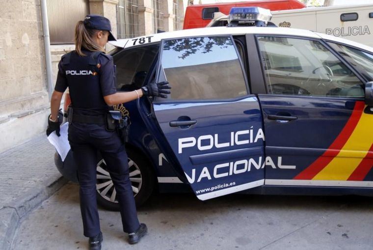 Detenida en Albacete una mujer que entró a robar a casa cuando salía el dueño en silla de ruedas