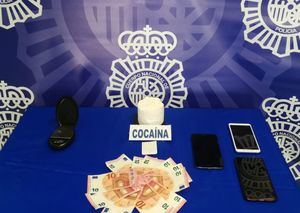 La Policía Nacional detiene a tres personas en Albacete que utilizaban su negocio como "tapadera" para traficar con cocaína