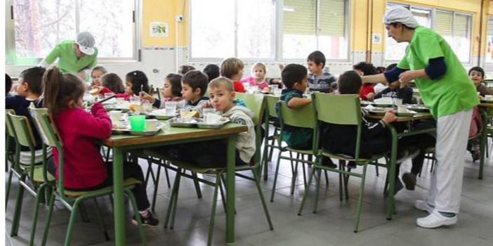 El gobierno de Castilla-La Mancha oferta más de 7.300 plazas de comedor escolar este verano