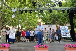 El Alcalde de Albacete y la concejal de Barrios visitan las fiestas de San Pablo