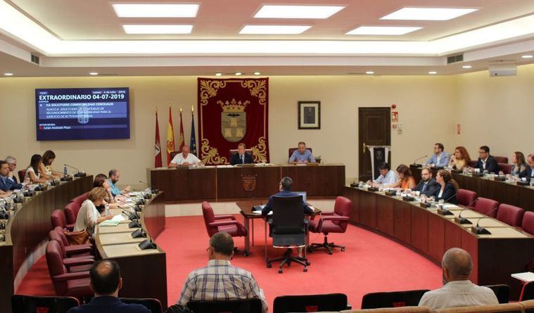 El Pleno Municipal aprueba las dedicaciones exclusivas o parciales de la Corporación y la plantilla del personal eventual de confianza