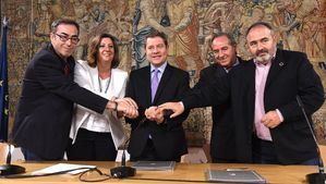El presidente García-Page firma con los agentes sociales y económicos el nuevo Pacto por Castilla-La Mancha