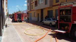 Tres dotaciones del SEPEI del Parque de Almansa intervienen en la extinción de un incendio desatado en un garaje de Caudete