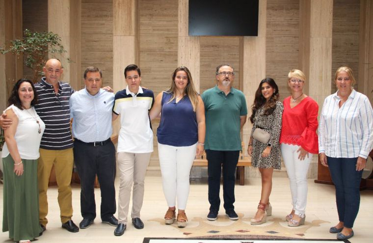 Manuel Serrano felicita a las tres parejas de Manchegos seleccionados para representar a Albacete durante la Feria 2019 