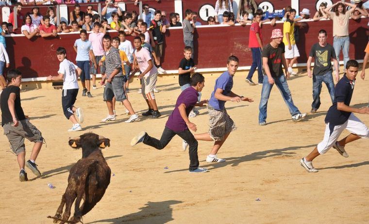 Aplazada al lunes la cuestación de la AECC en Albacete y suspendidas las vaquillas este jueves a causa de la lluvia