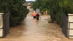 Once personas, entre ellas un bebé, rescatadas en Albacete donde tres carreteras siguen cortadas por la gota fria